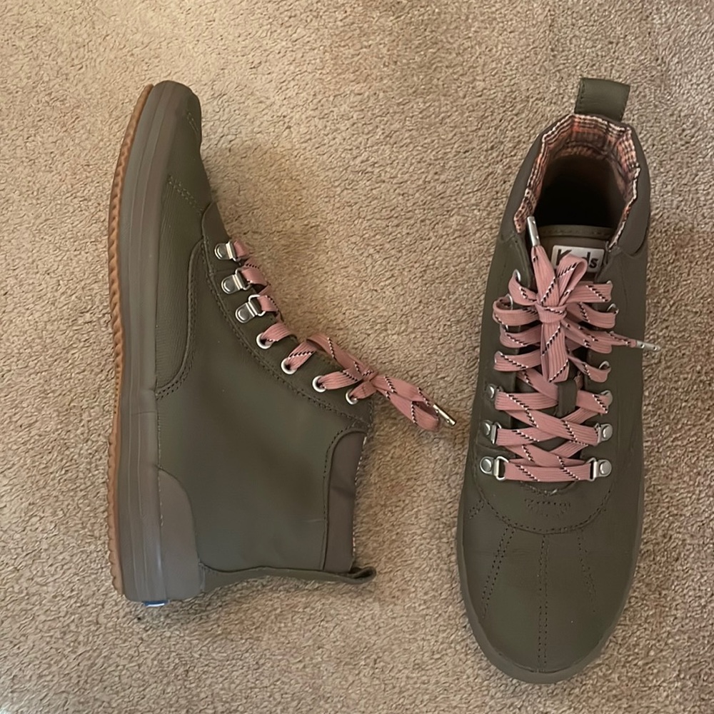 Keds women’s 10 khaki & Pink lightweight lace up boot